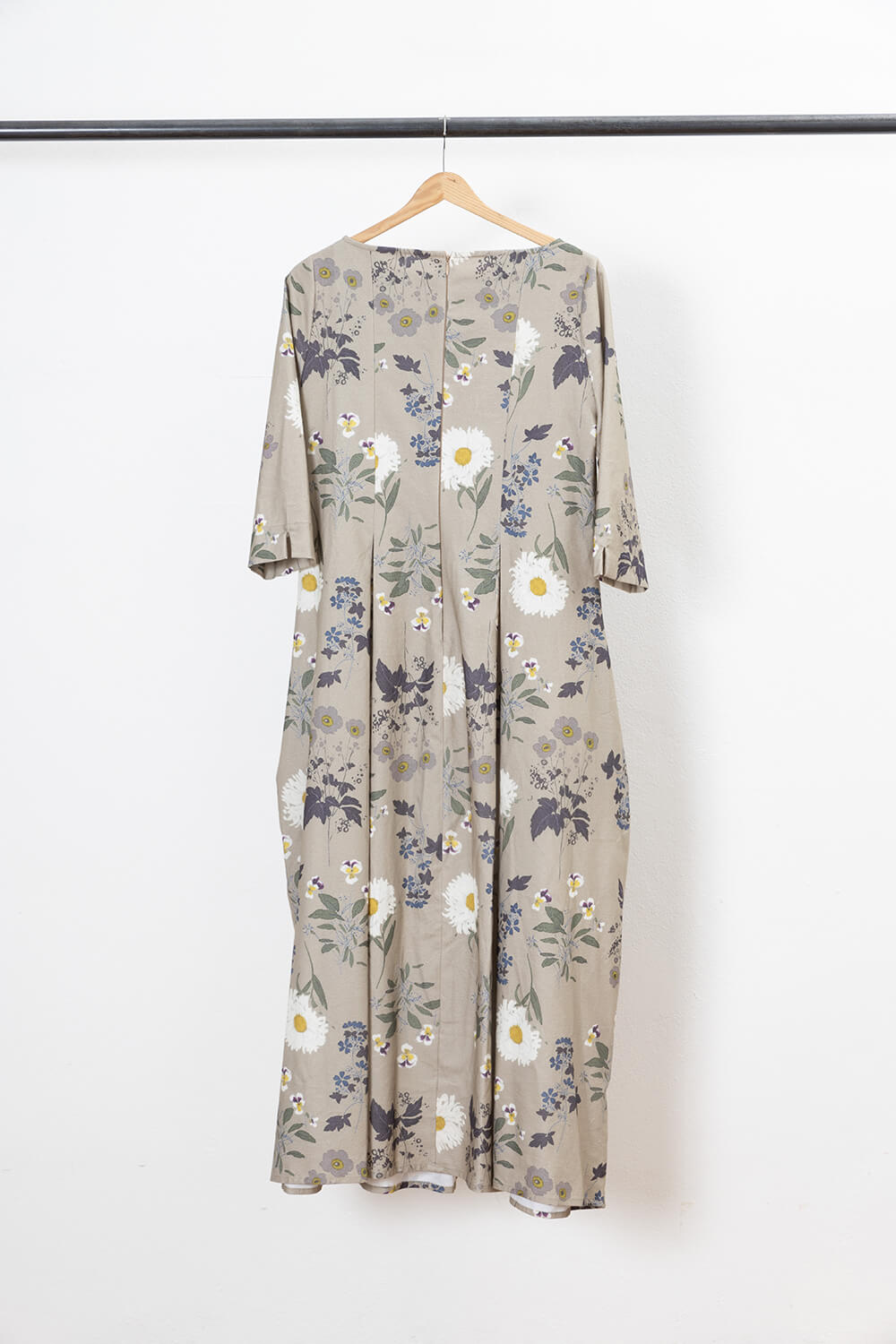 Longuette flowered wire dress