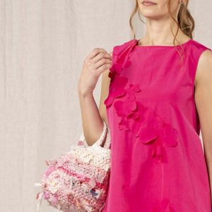 immagine borsa uncinetto piccola rosa